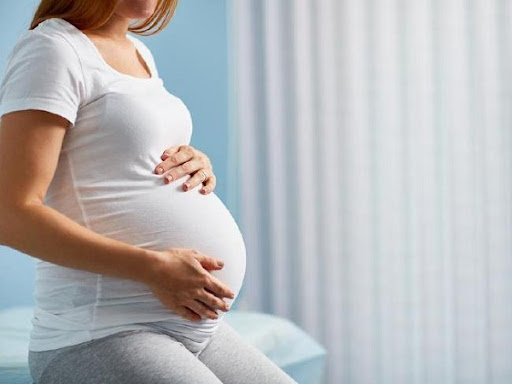 Phụ nữ mang thai không nên dùng tinh dầu hoa anh thảo
