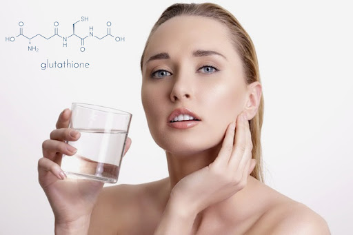 Liều lượng glutathione và vitamin C nên uống bao nhiêu mỗi ngày?
